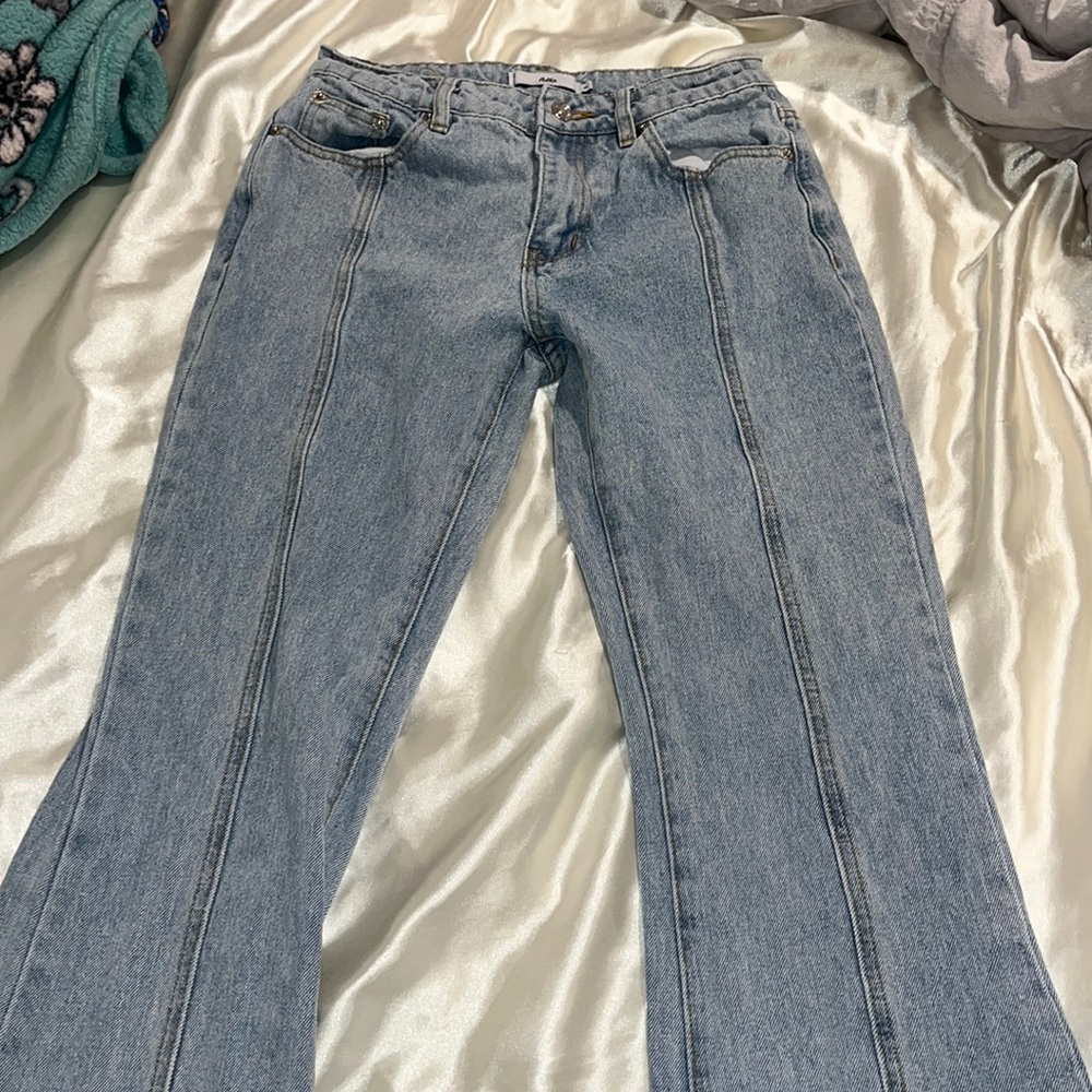 Adika low waist star flare jeans